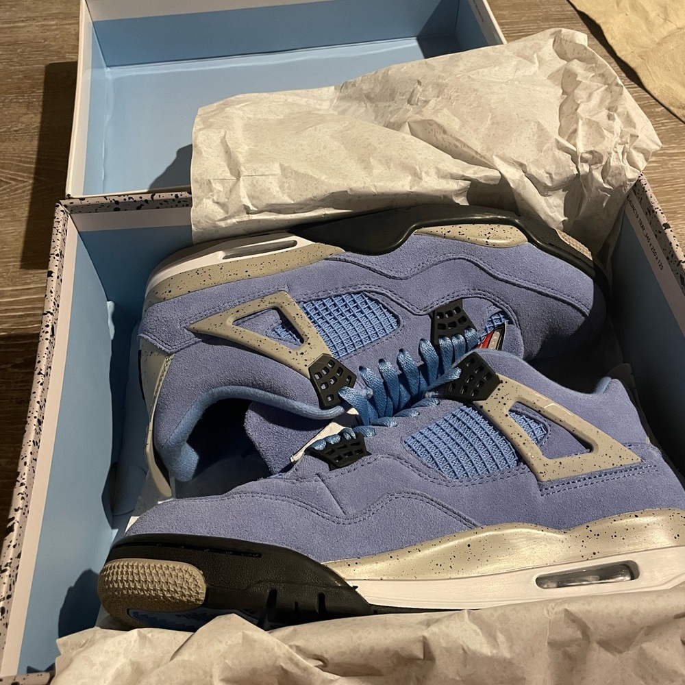 Jordan 4 ‘University Blue’ Size 11
